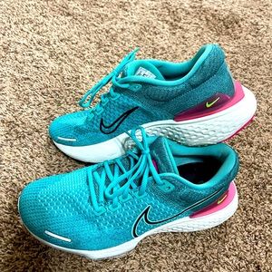Women’s Nike Zoom X Invisible Run 2 size 10